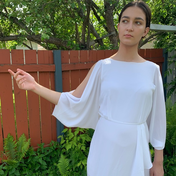 White Gown/Prom Dress - Picture 5 of 6